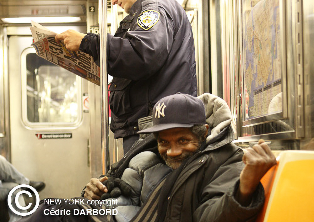 DARBORD-NYC-MetroPoing-2 DARBORD-NYC-homeless and cop in subway