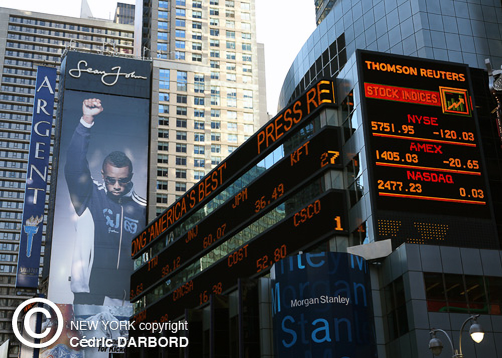 Sean John Publicité de la marque "Sean John" à côté du cours de la bourse à New York