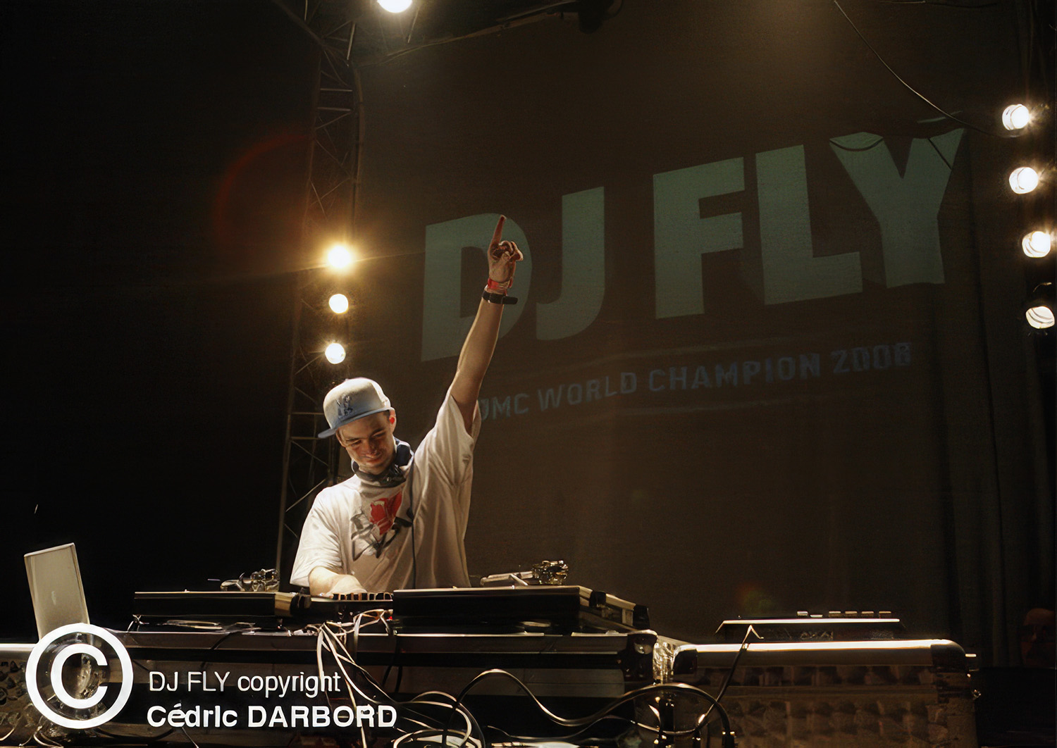 IDA 2011 - Dj Fly IDA 2011 - Dj Fly