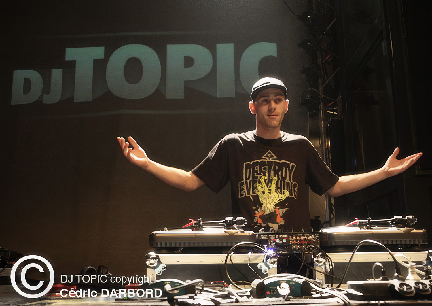 IDA 2011 - Dj Topic IDA 2011 - Dj Topic