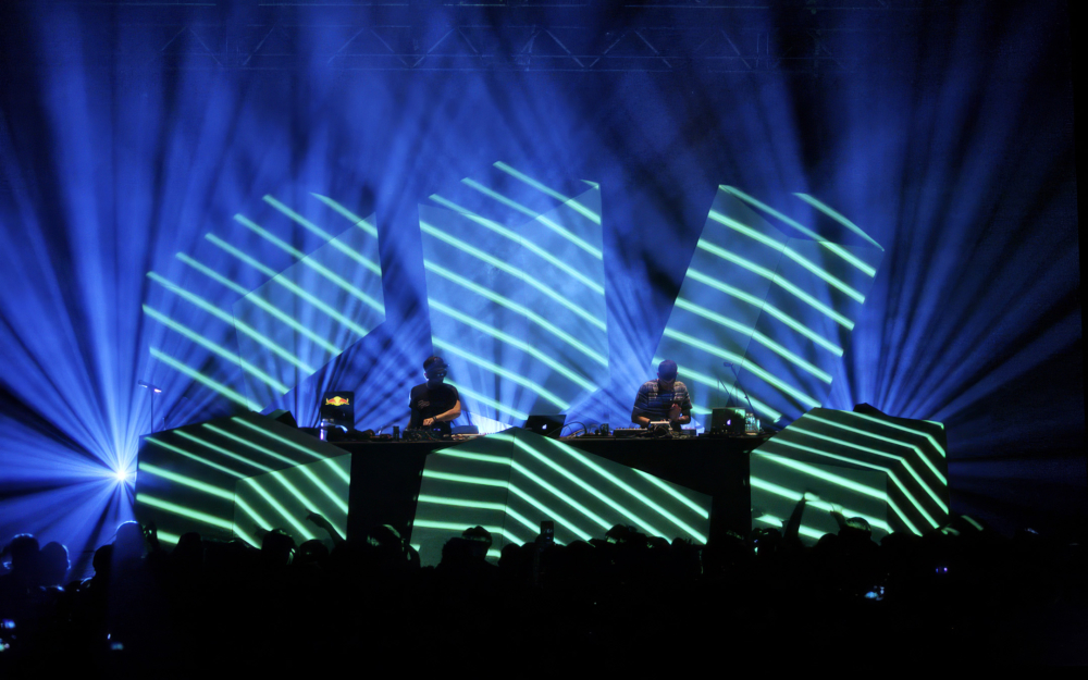 <i class="ba ba-camera frb_icon" style="color: rgb(255, 255, 255);"></i> Gramatik & Gavlyn