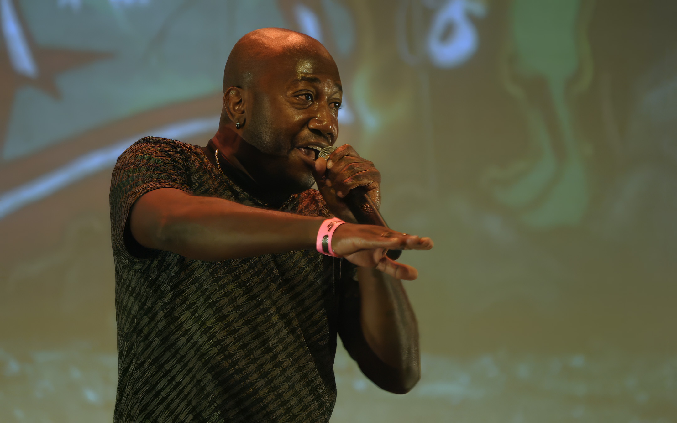 Ekoun Sekta en showcase à la finale de Stars Intercites en 2015