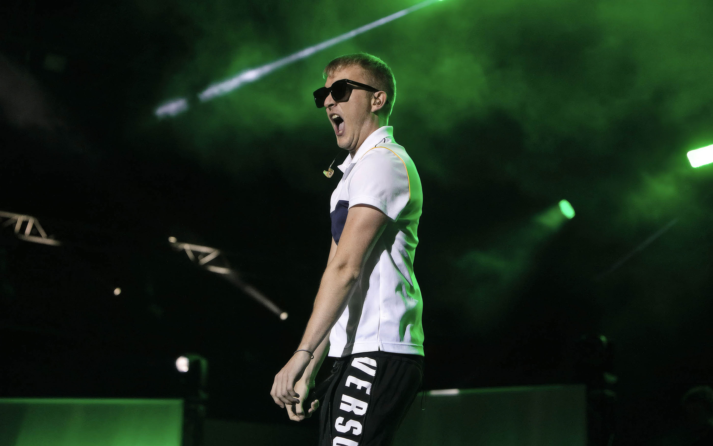 Vald en concert pendant les festival les Athentiks en 2018