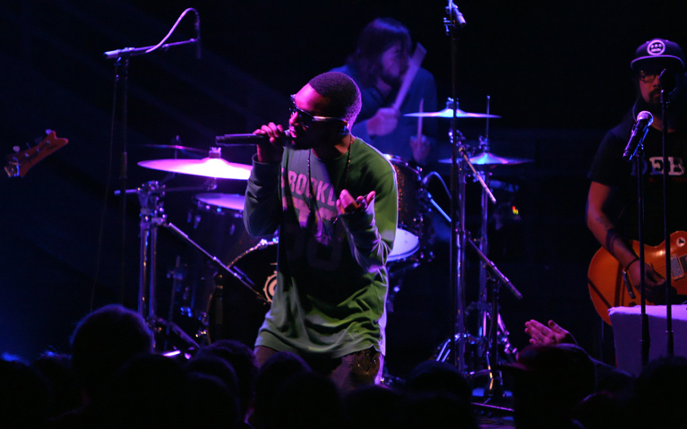 <i class="ba ba-camera frb_icon" style="color: rgb(255, 255, 255);"></i> Deltron 3030